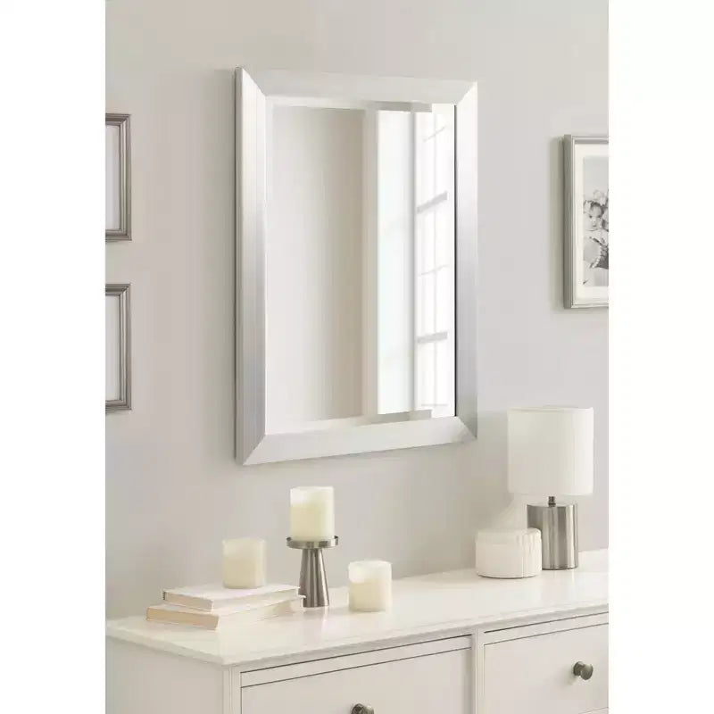 Specchio da bagno rettangolare con cornice in nichel spazzolato