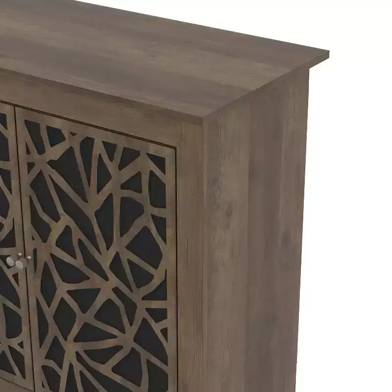 Credenza a 4 ante con pannelli tagliati al laser e ripiani regolabili