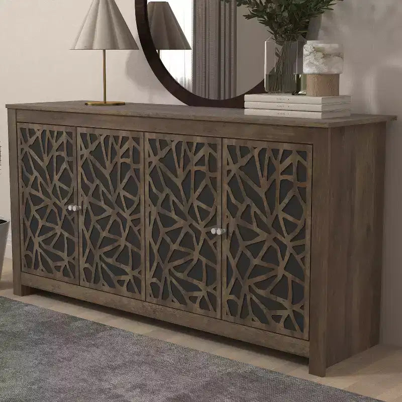 Credenza a 4 ante con pannelli tagliati al laser e ripiani regolabili